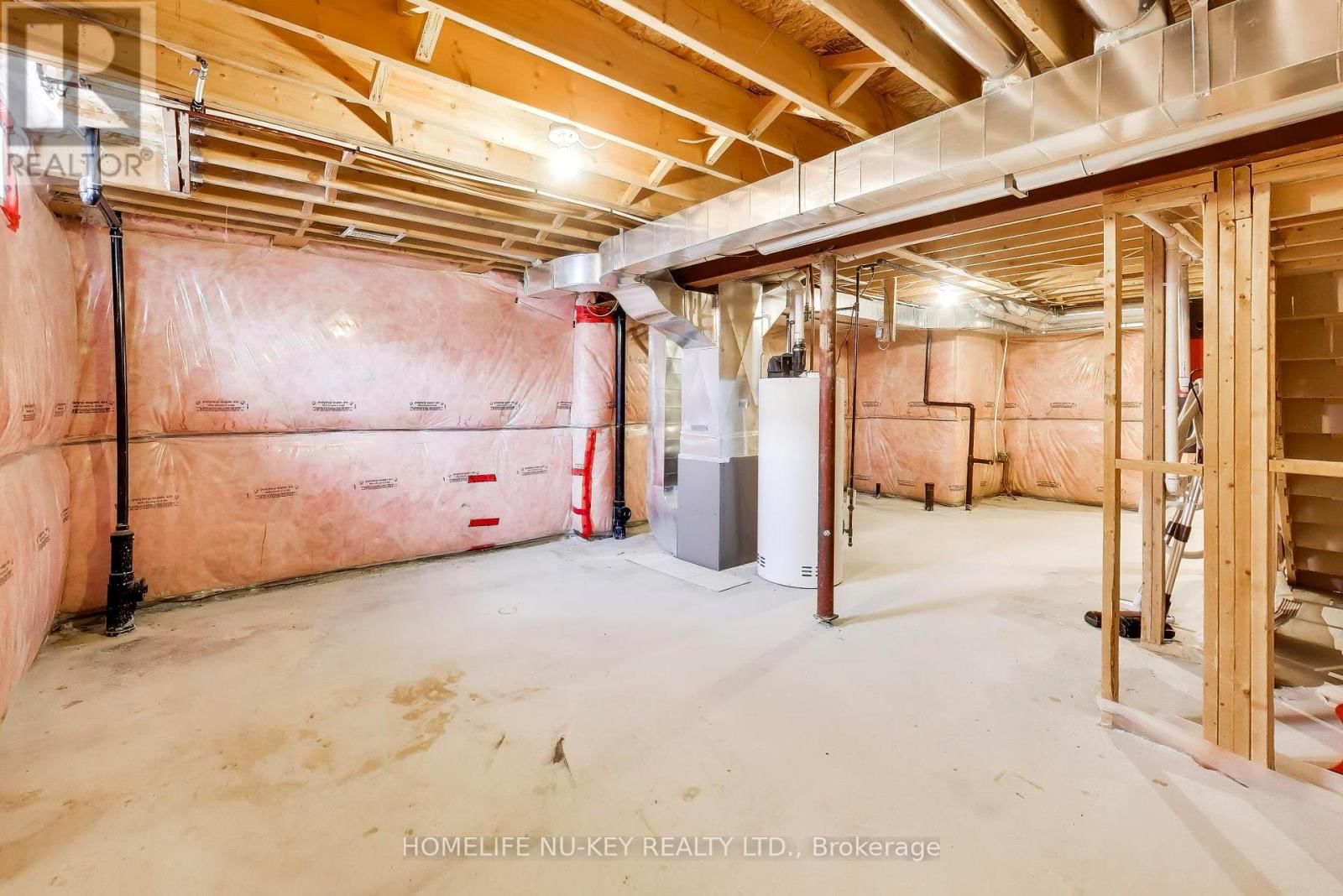 89 MAJESTY BOULEVARD Image 34