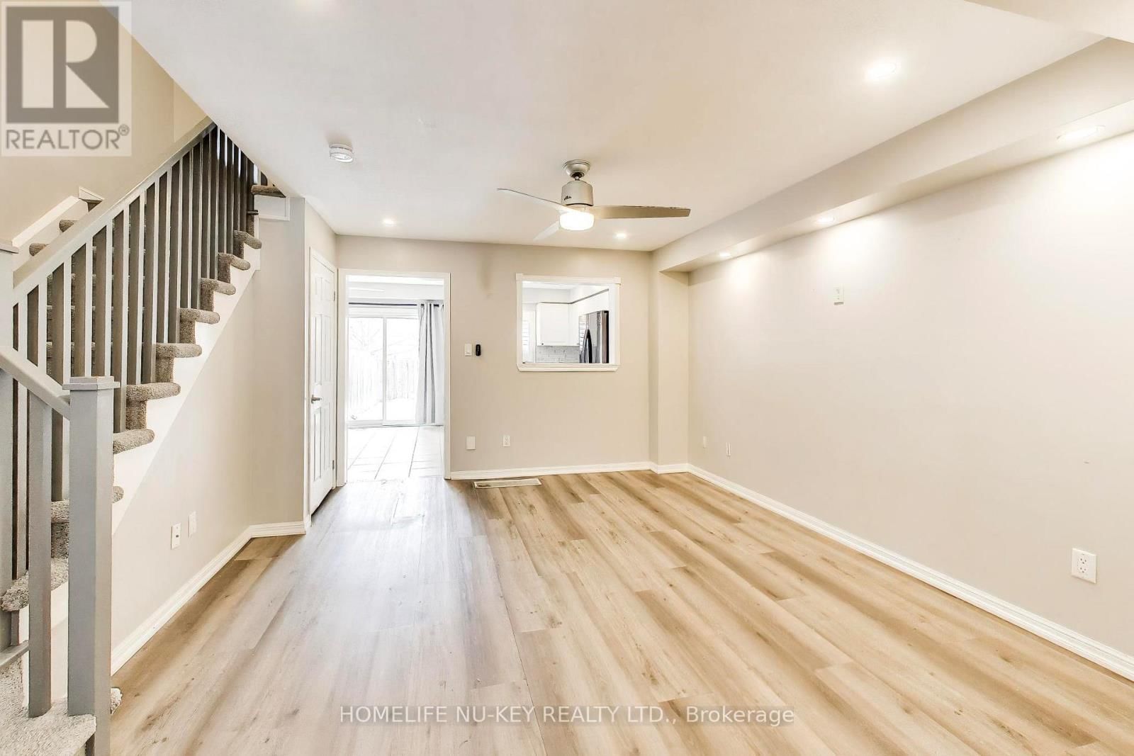 89 MAJESTY BOULEVARD Image 8