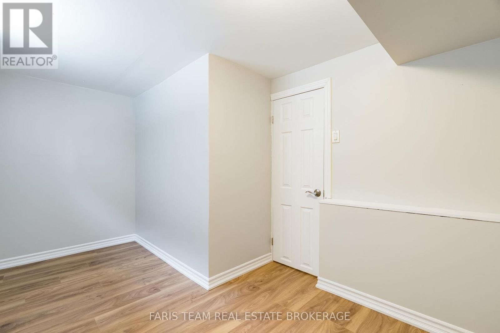 18 NEWTON STREET Image 32