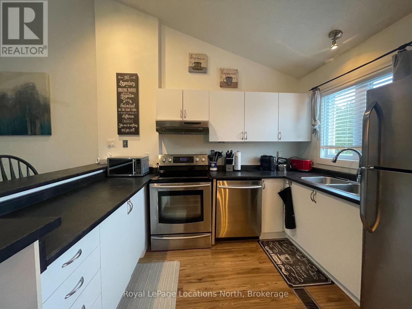 71 - 149 FAIRWAY CRESCENT Image 12