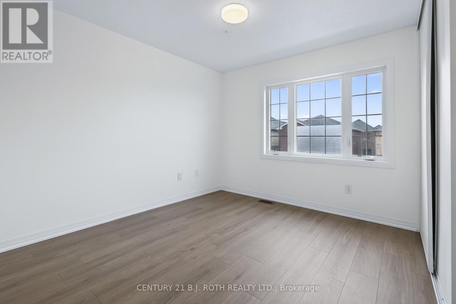 17 BEDFORD ESTATES CRESCENT Image 24