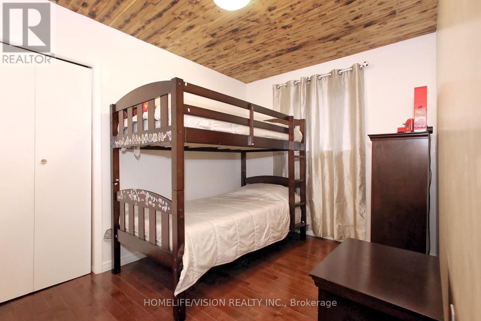 1807 TINY BEACHES ROAD SOUTH Image 32