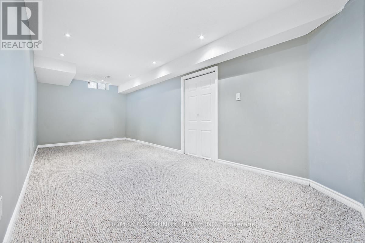 48 RIVERWALK PLACE Image 22