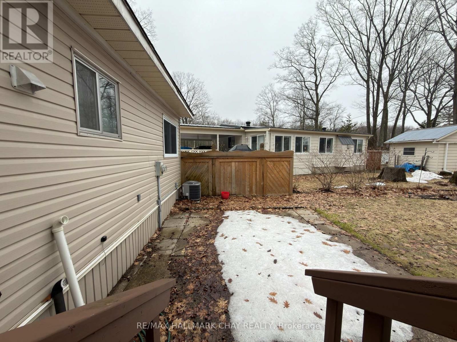 13 CARRUTHERS STREET NORTH Image 26