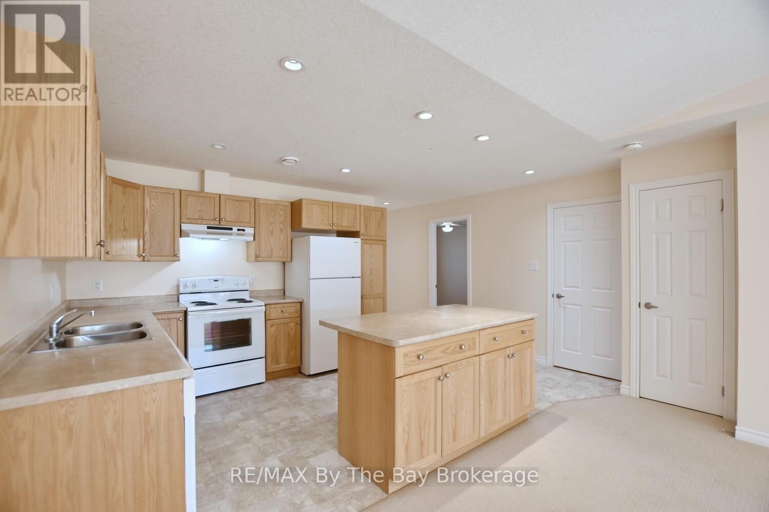 142 MEADOW LANE Image 10