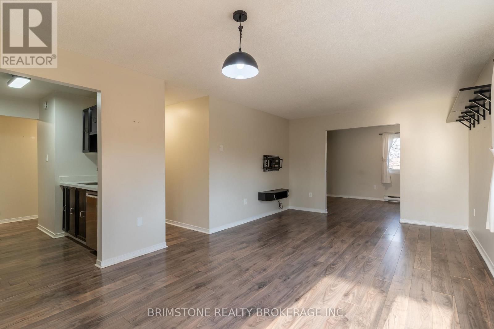 312 - 1 QUAIL CRESCENT Image 10