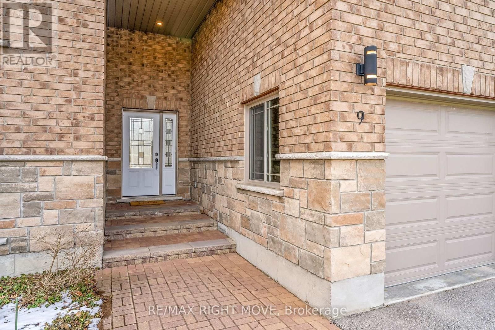 9 SUNRISE CIRCLE Image 4