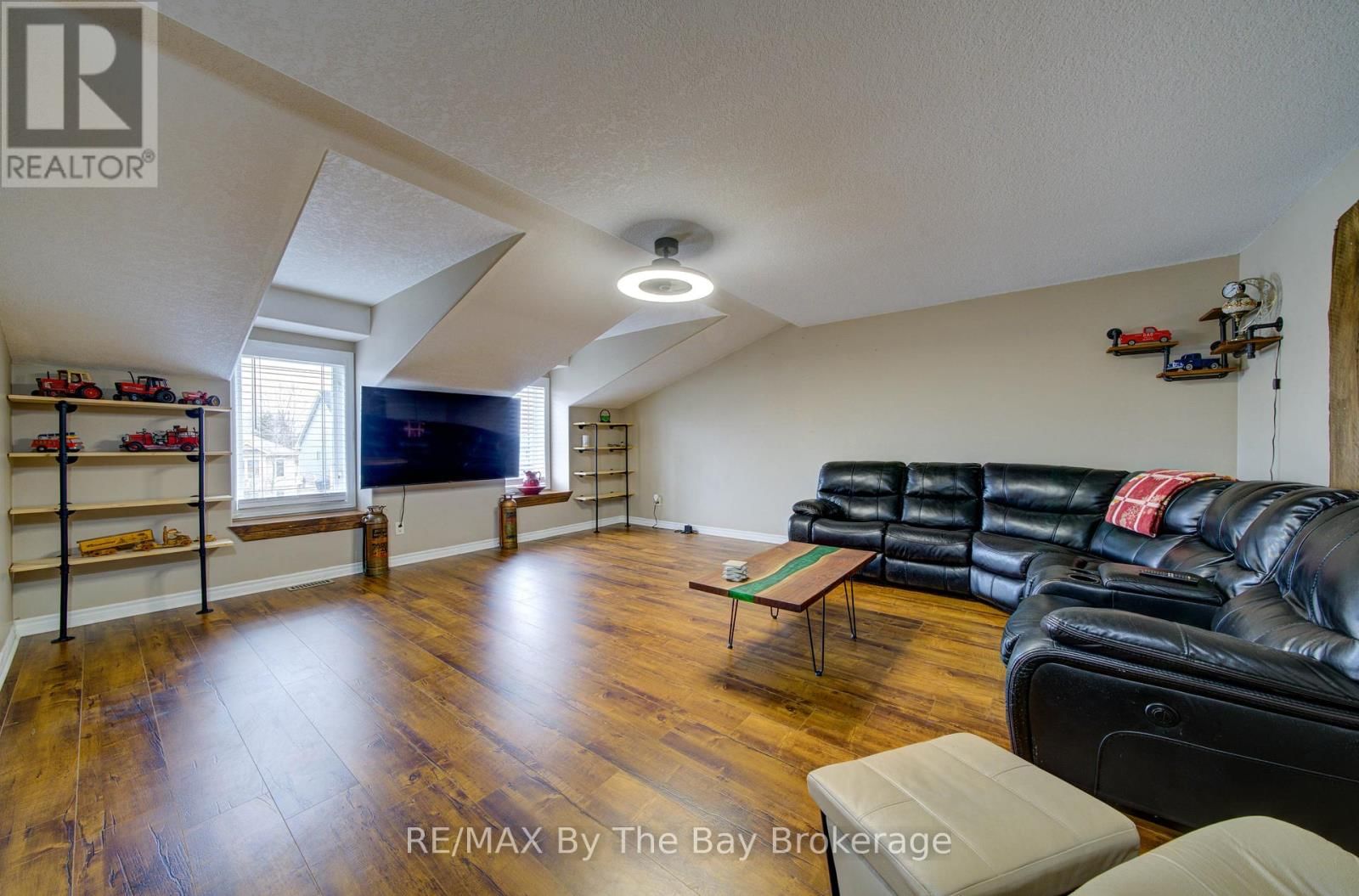 229 ATKINSON STREET Image 4