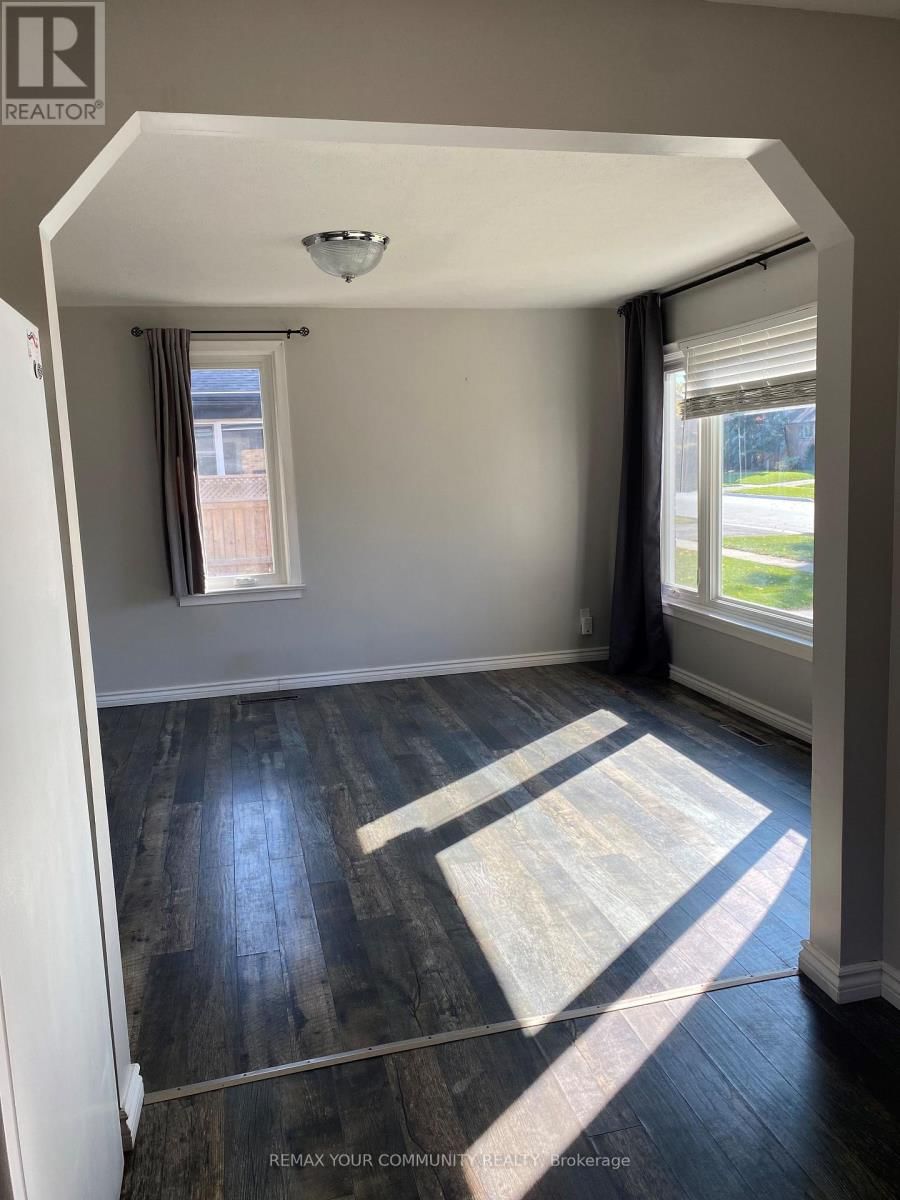 11 OAK STREET Image 2