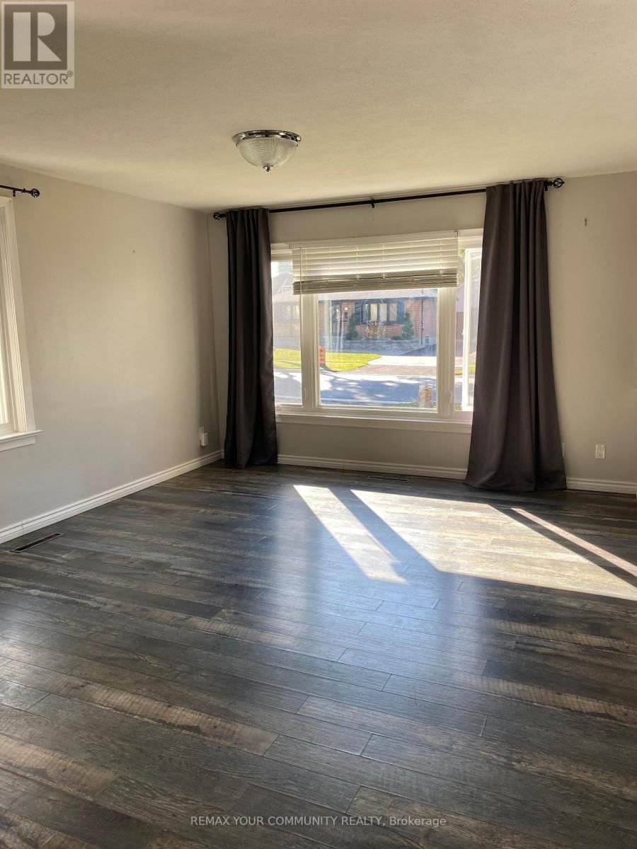 11 OAK STREET Image 3