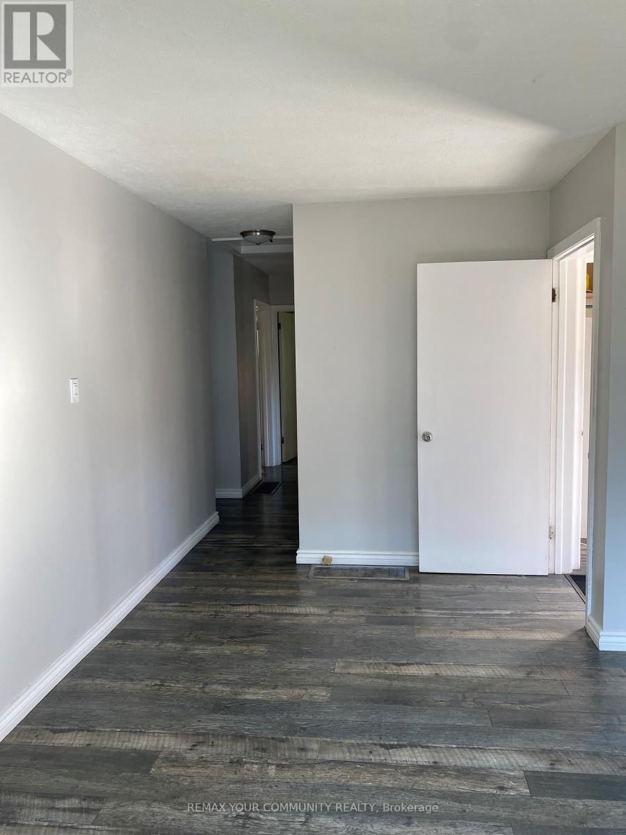 11 OAK STREET Image 4