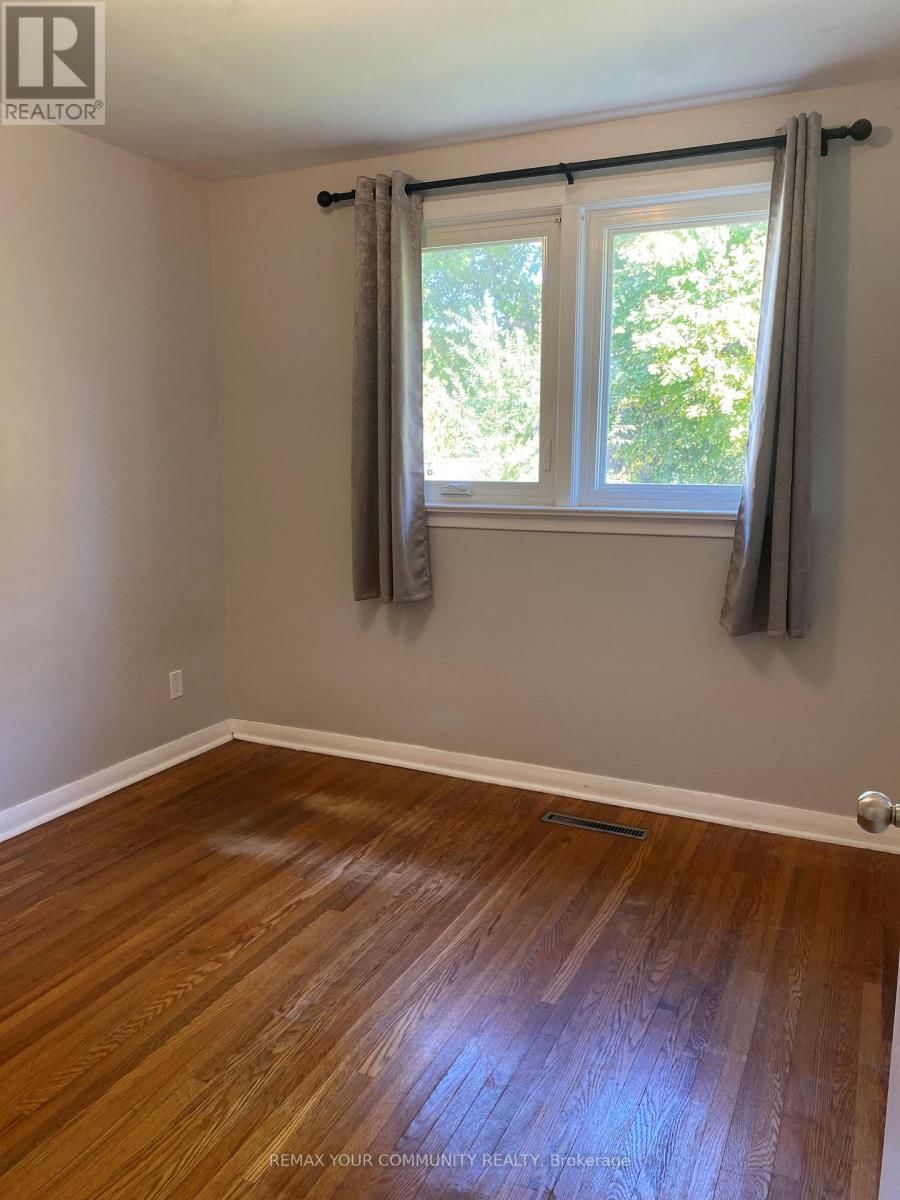 11 OAK STREET Image 8