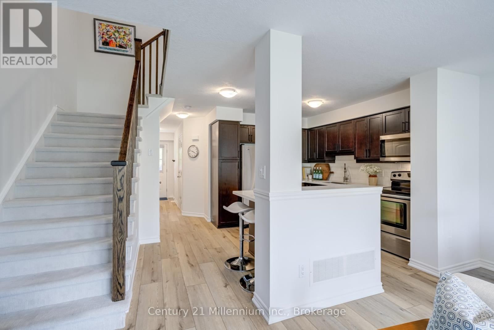 37 - 37-37 SILVER GLEN BOULEVARD Image 10