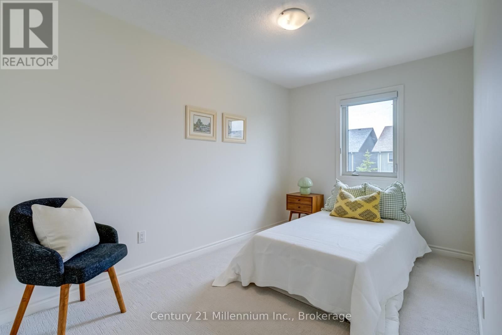 37 - 37-37 SILVER GLEN BOULEVARD Image 27