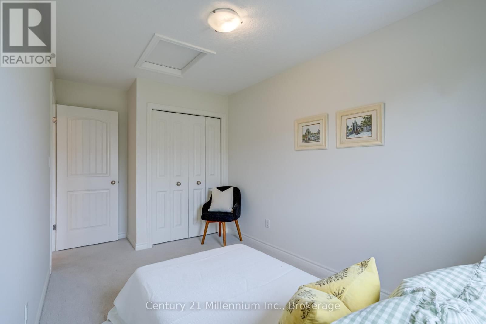 37 - 37-37 SILVER GLEN BOULEVARD Image 28