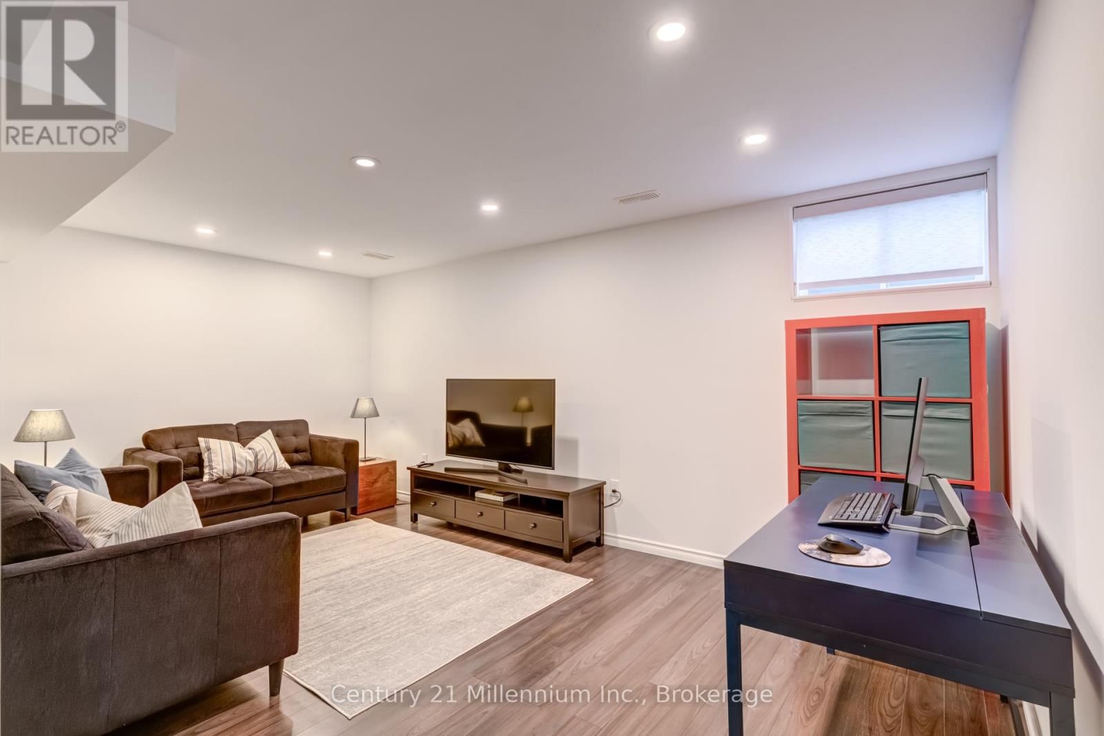 37 - 37-37 SILVER GLEN BOULEVARD Image 30