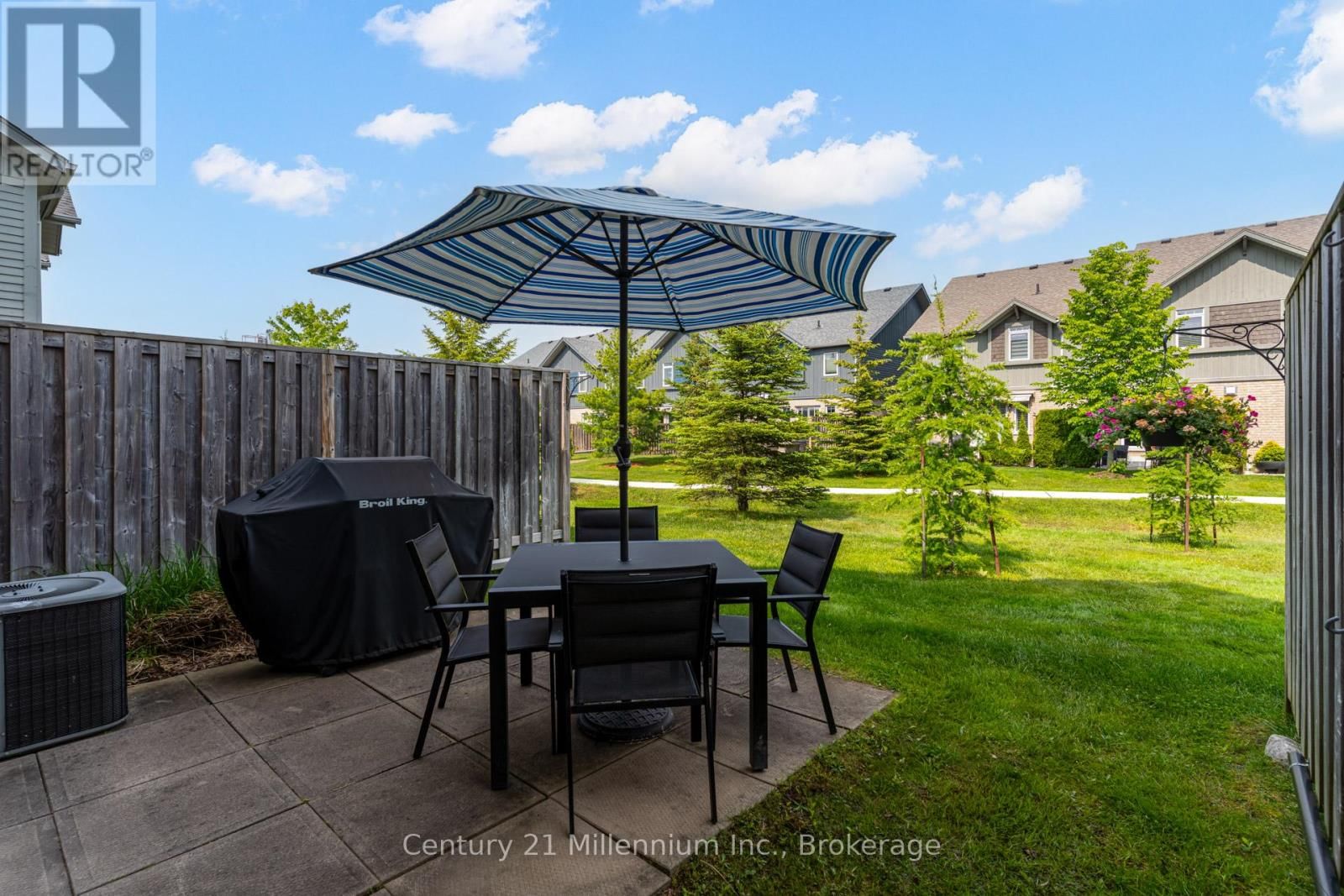 37 - 37-37 SILVER GLEN BOULEVARD Image 35