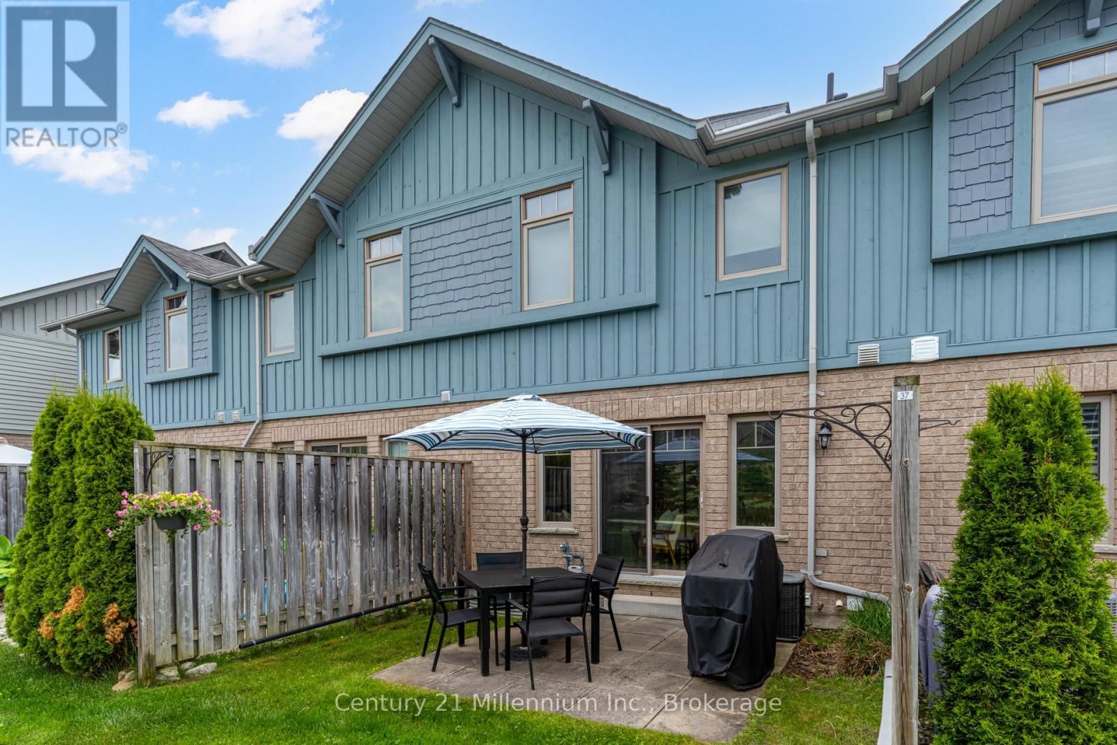 37 - 37-37 SILVER GLEN BOULEVARD Image 36