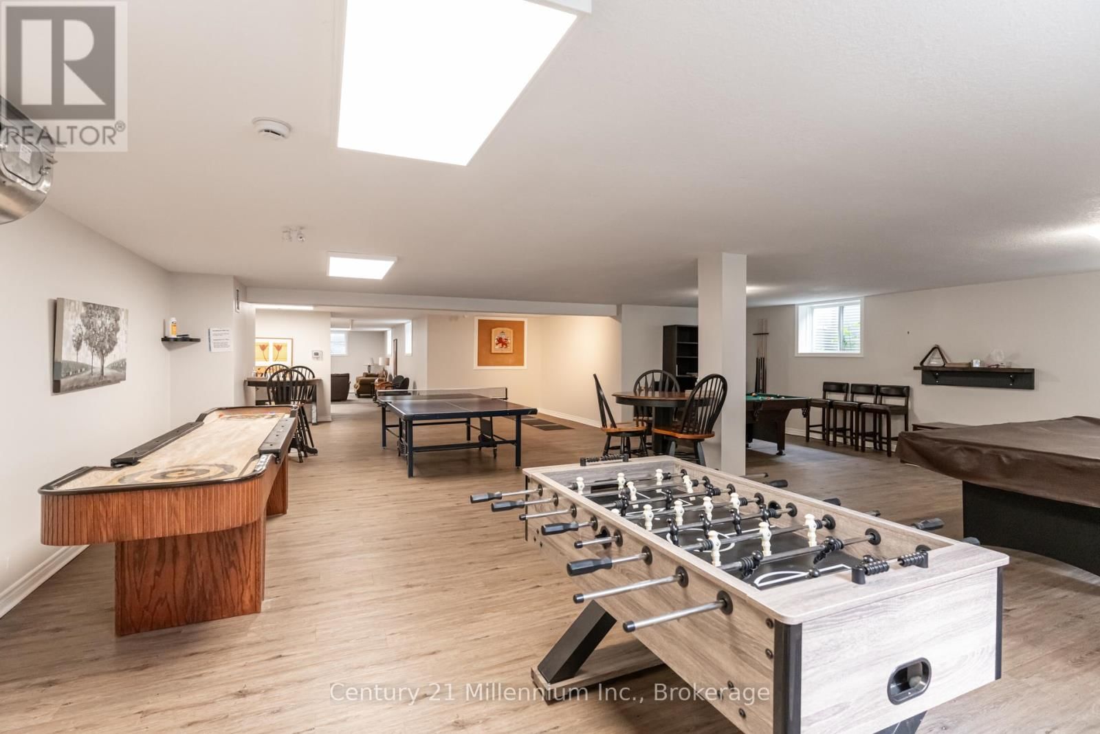 37 - 37-37 SILVER GLEN BOULEVARD Image 42