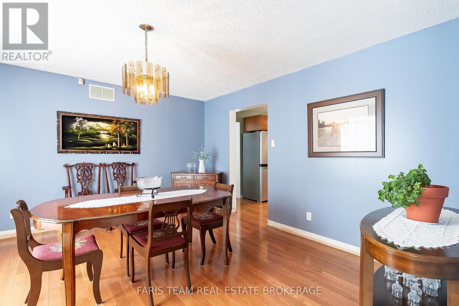 2104 NEWTON STREET Image 10