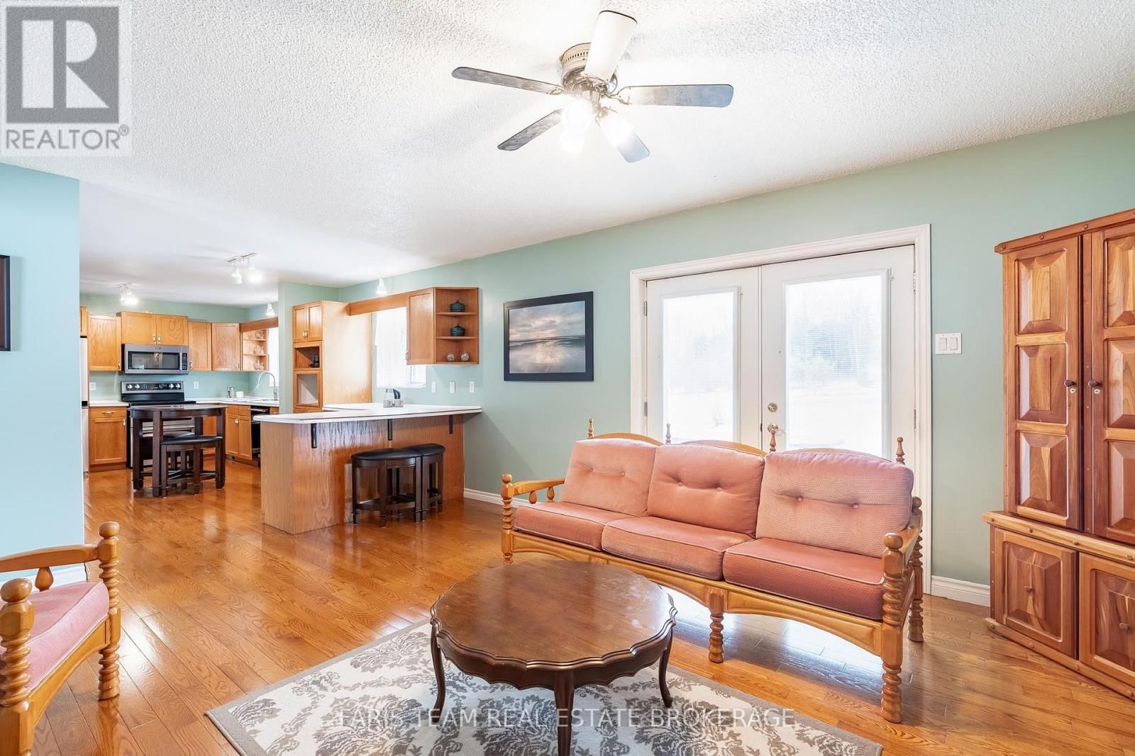 2104 NEWTON STREET Image 14