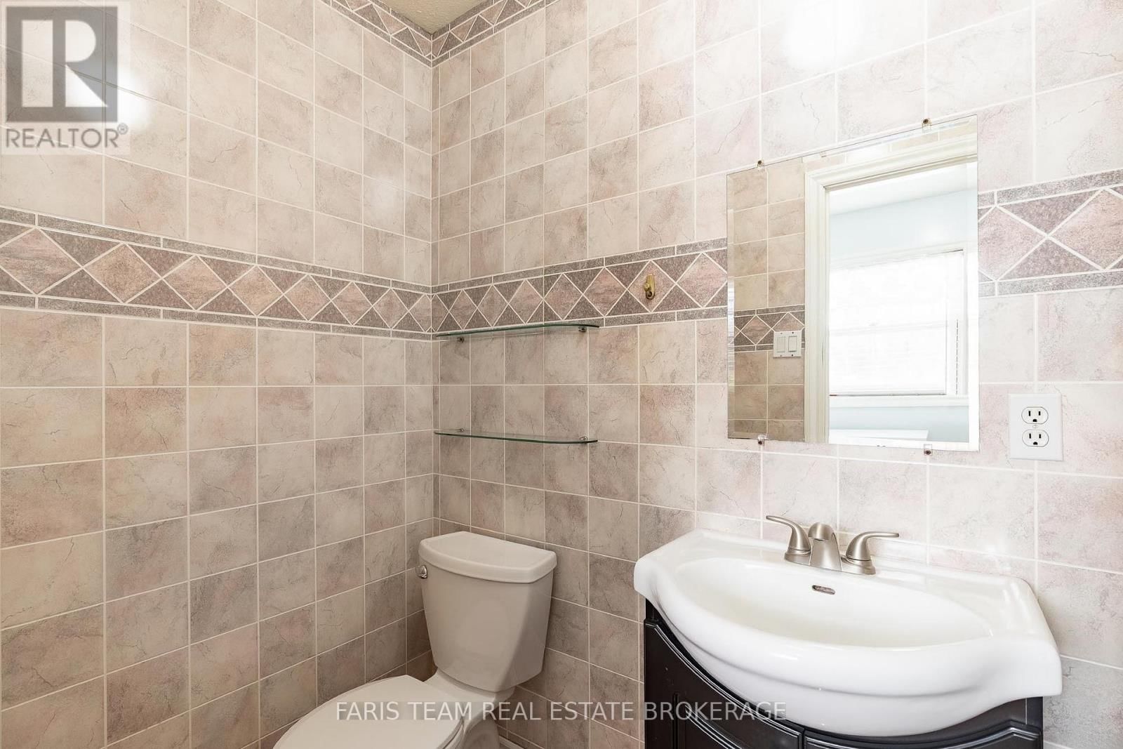 2104 NEWTON STREET Image 19