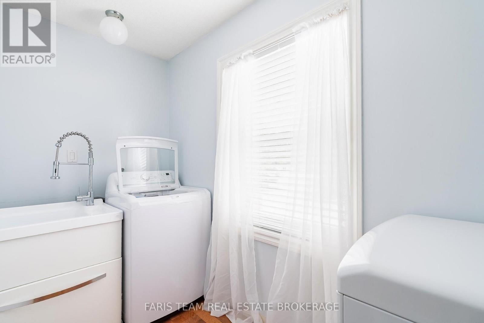 2104 NEWTON STREET Image 20