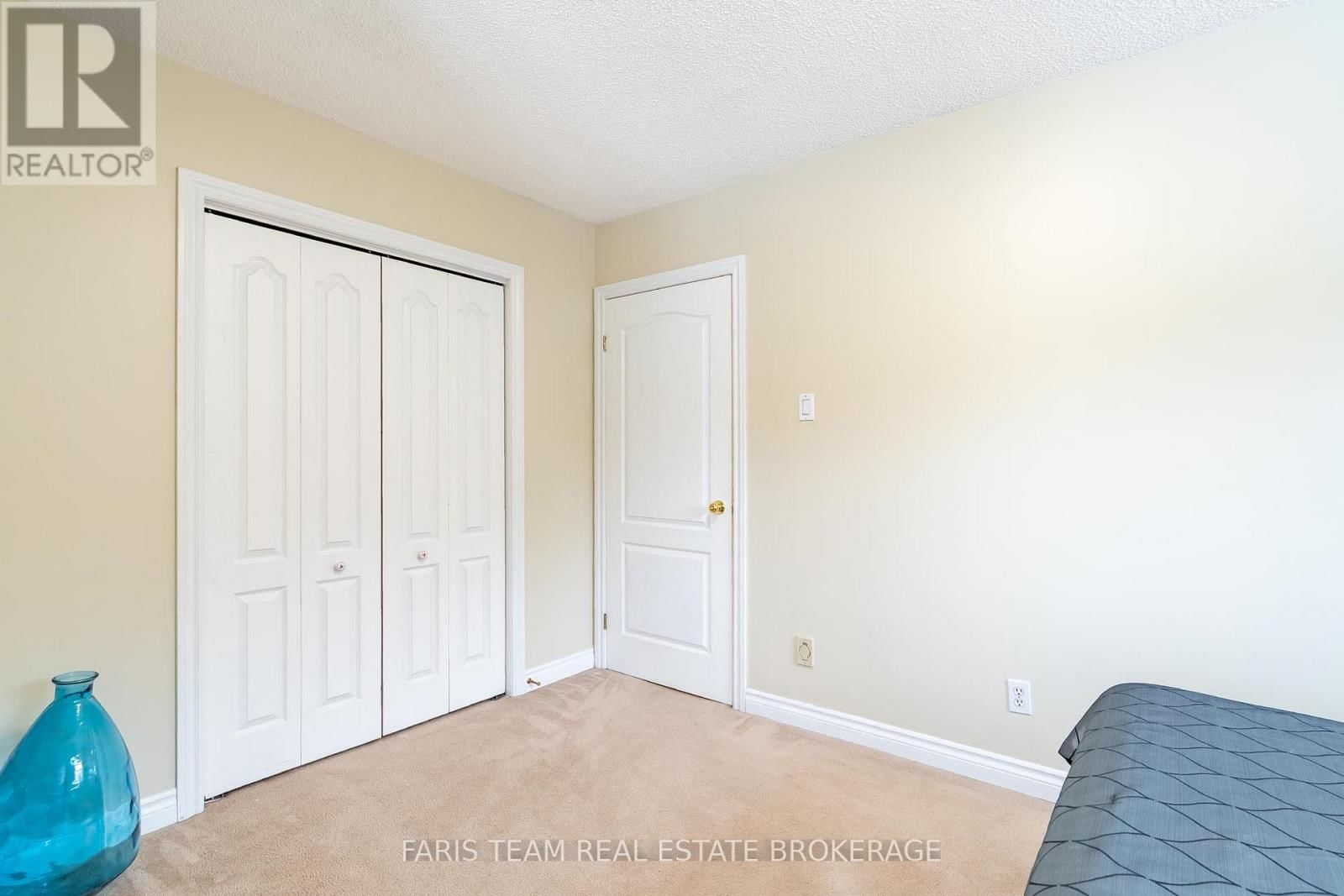 2104 NEWTON STREET Image 26