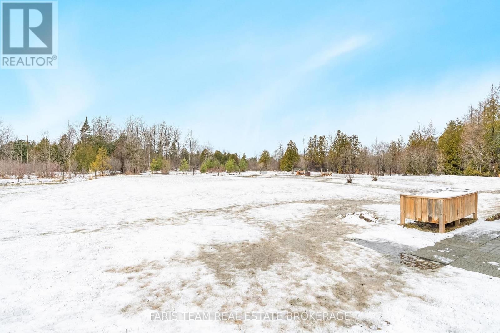 2104 NEWTON STREET Image 32