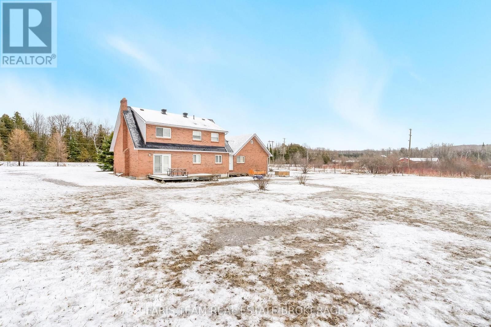 2104 NEWTON STREET Image 33