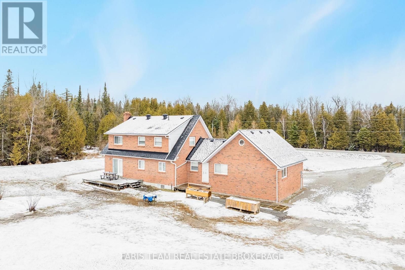 2104 NEWTON STREET Image 35