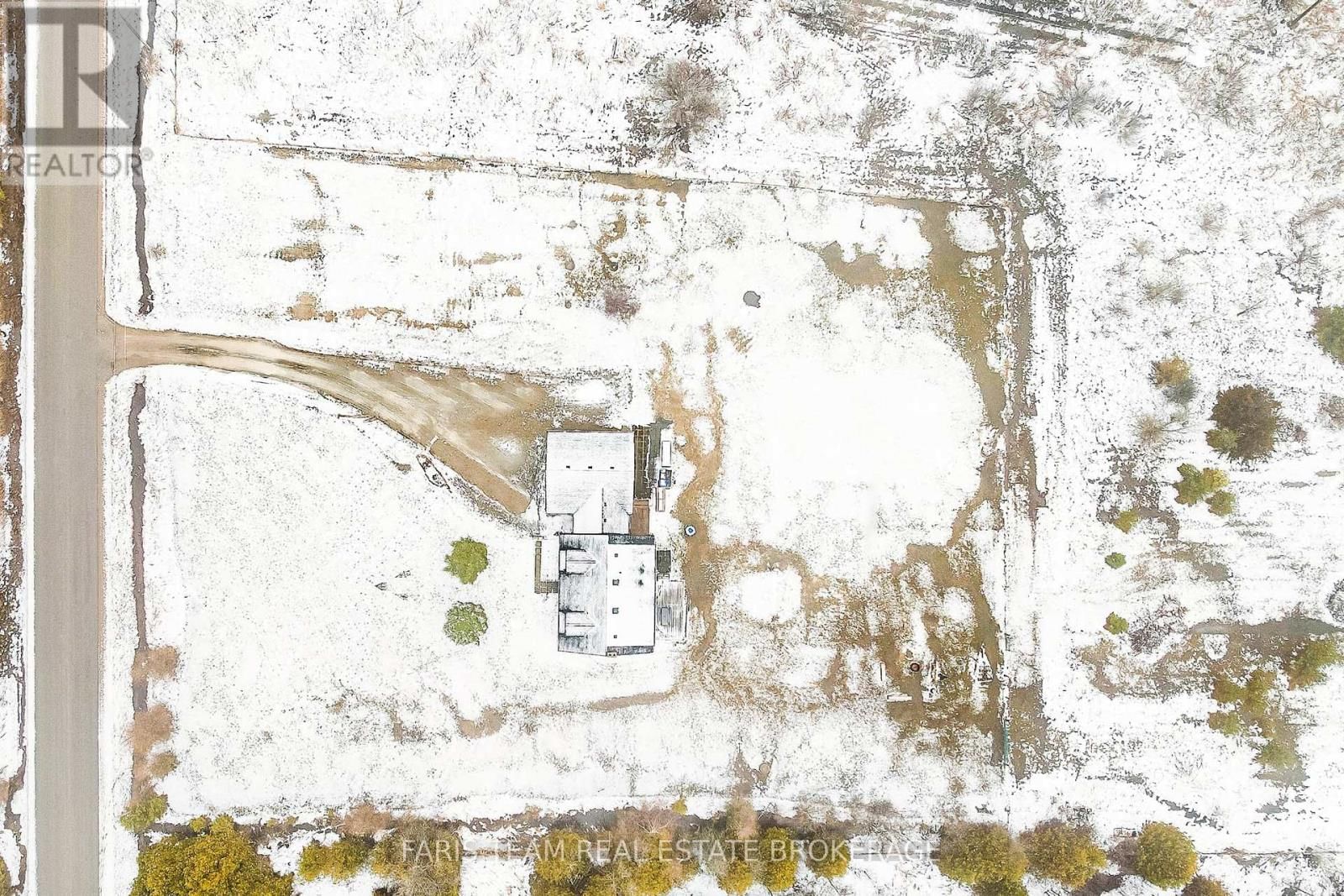 2104 NEWTON STREET Image 38