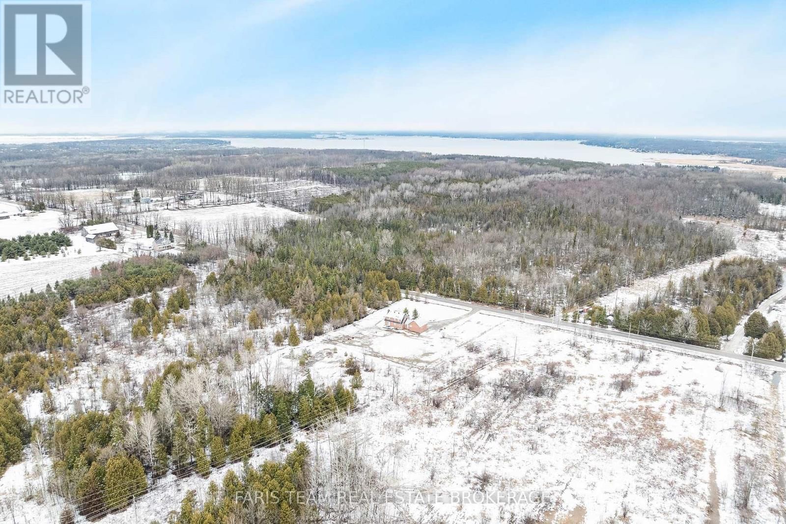 2104 NEWTON STREET Image 39