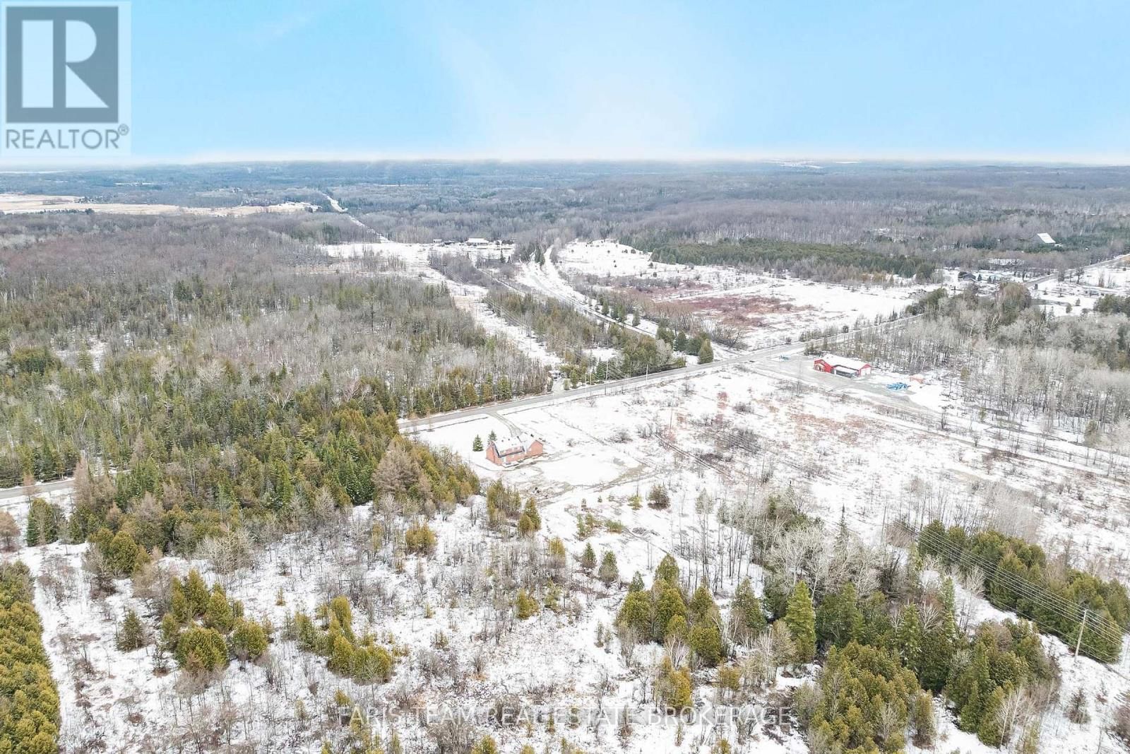 2104 NEWTON STREET Image 40