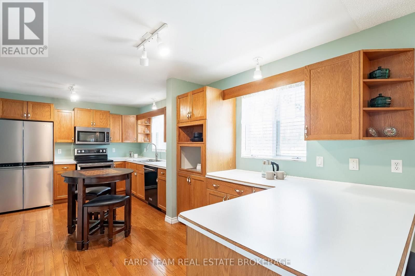 2104 NEWTON STREET Image 9