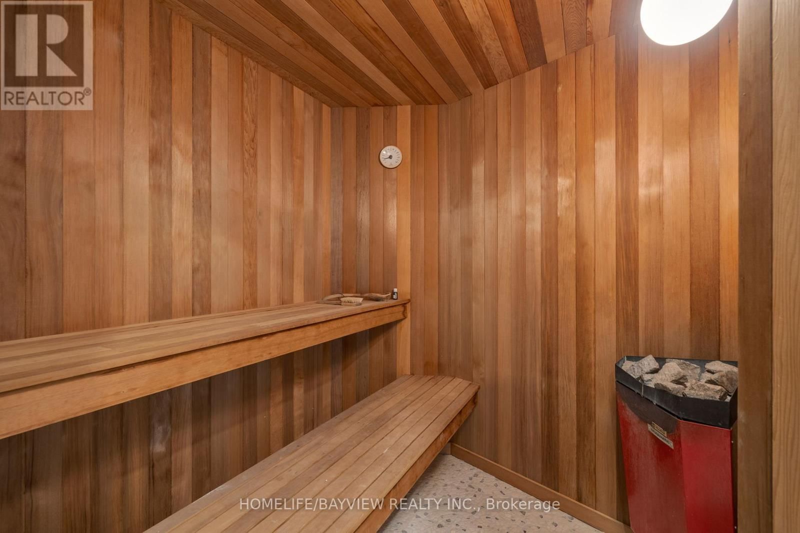 23 COUNTRY CLUB LANE Image 35