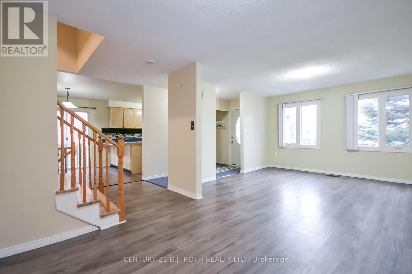 Upper - 51 MCDOUGALL DRIVE Image 7