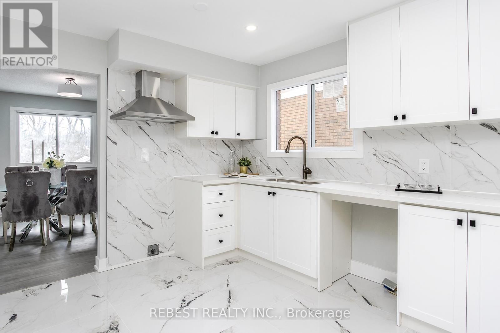 Main Floor - 92 LILLIAN CRESCENT Image 12