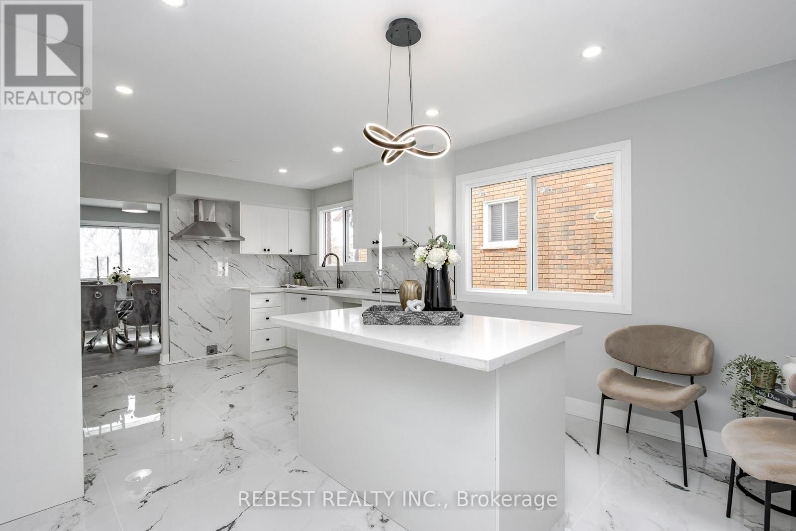 Main Floor - 92 LILLIAN CRESCENT Image 13