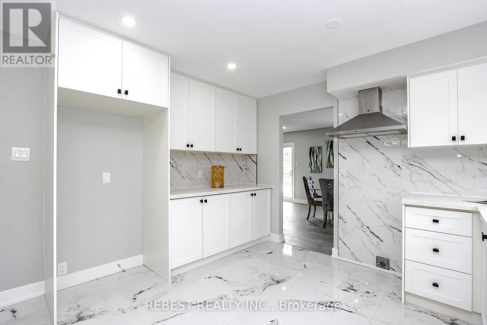 Main Floor - 92 LILLIAN CRESCENT Image 14