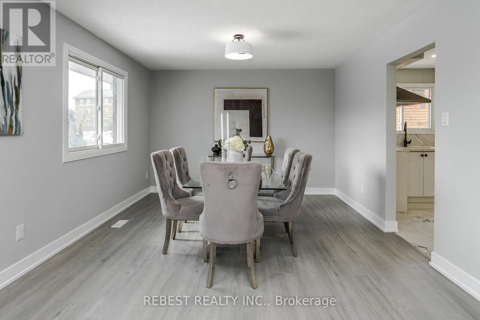 Main Floor - 92 LILLIAN CRESCENT Image 16