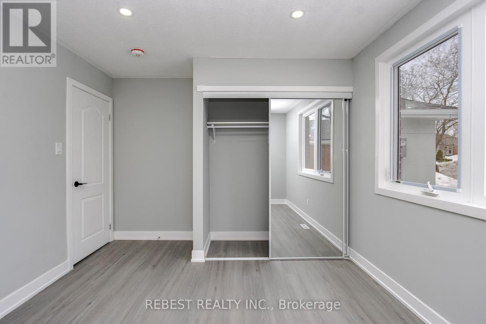 Main Floor - 92 LILLIAN CRESCENT Image 21