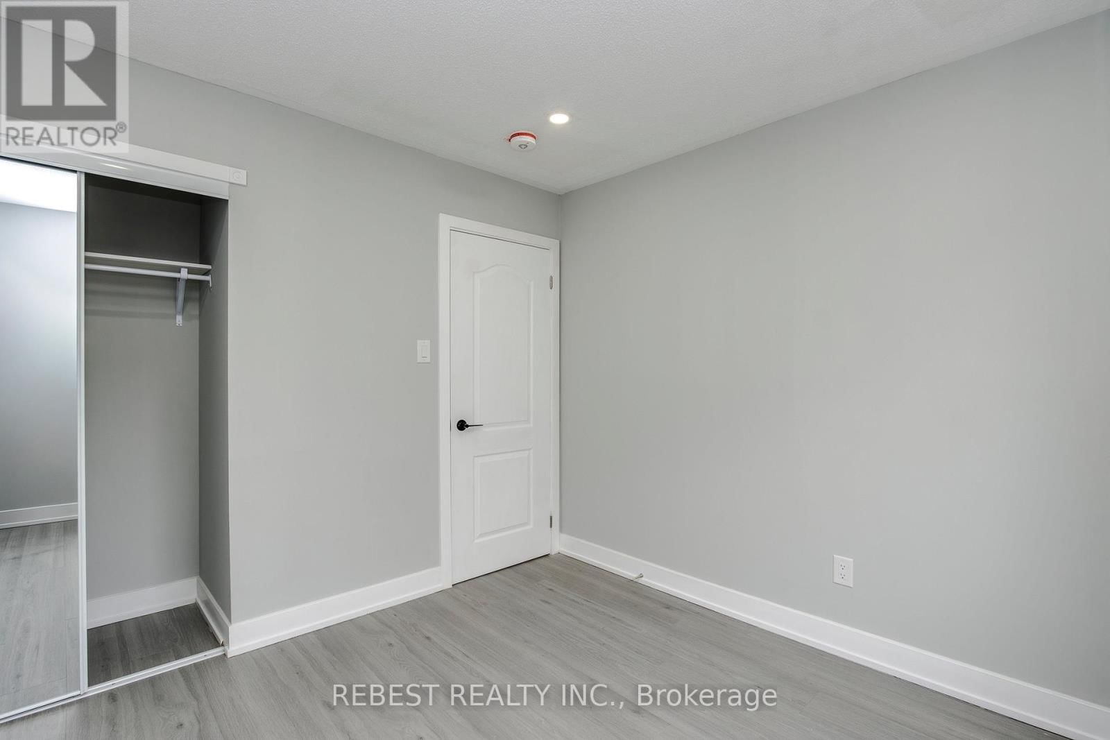 Main Floor - 92 LILLIAN CRESCENT Image 23