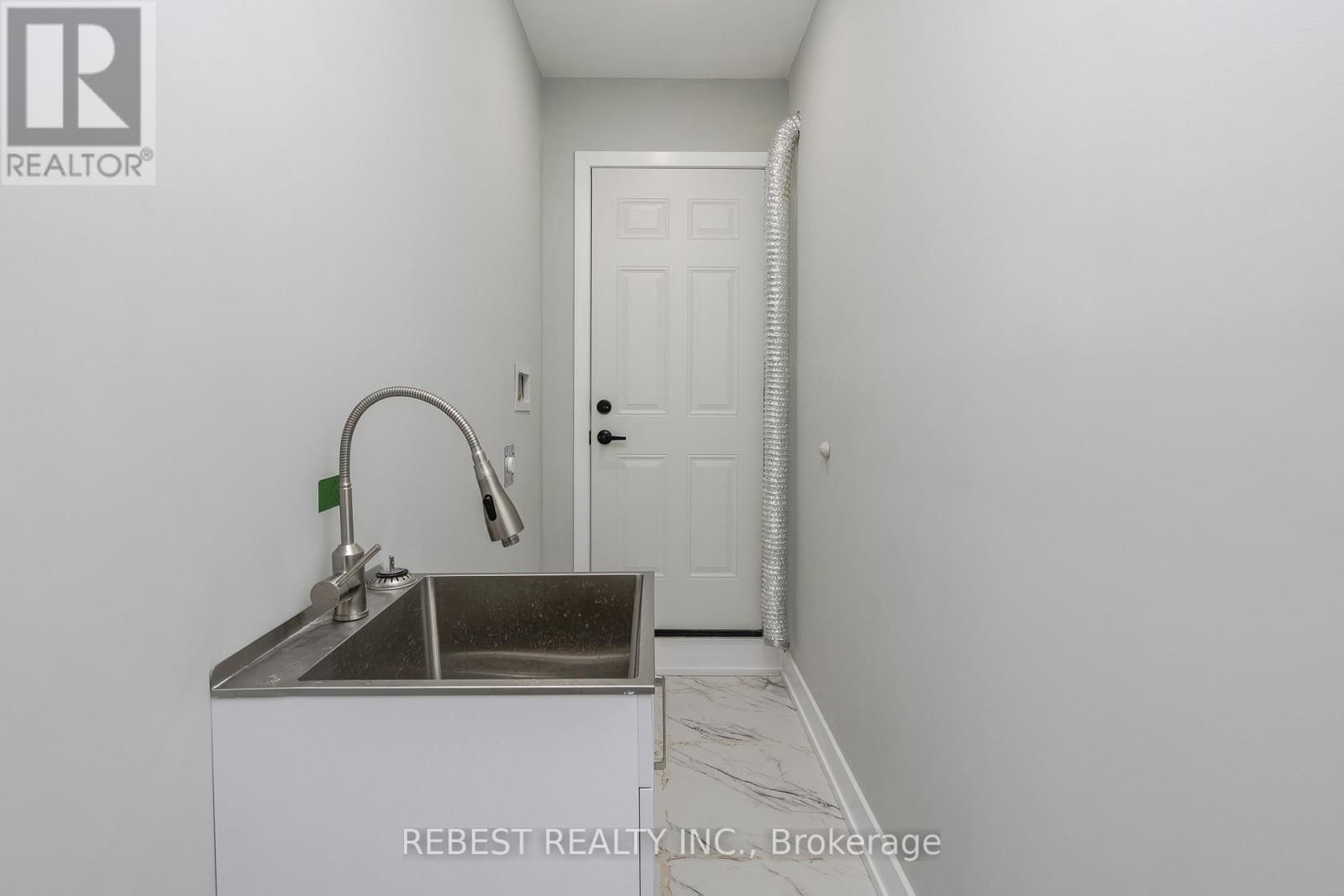 Main Floor - 92 LILLIAN CRESCENT Image 26