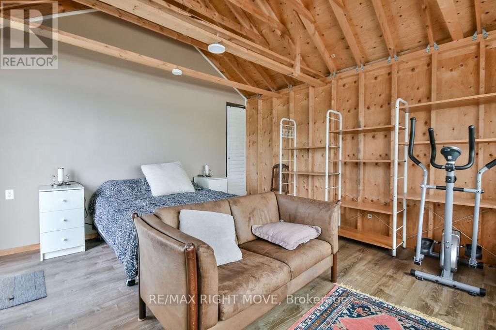 1467 CUNNINGHAM CRESCENT Image 39