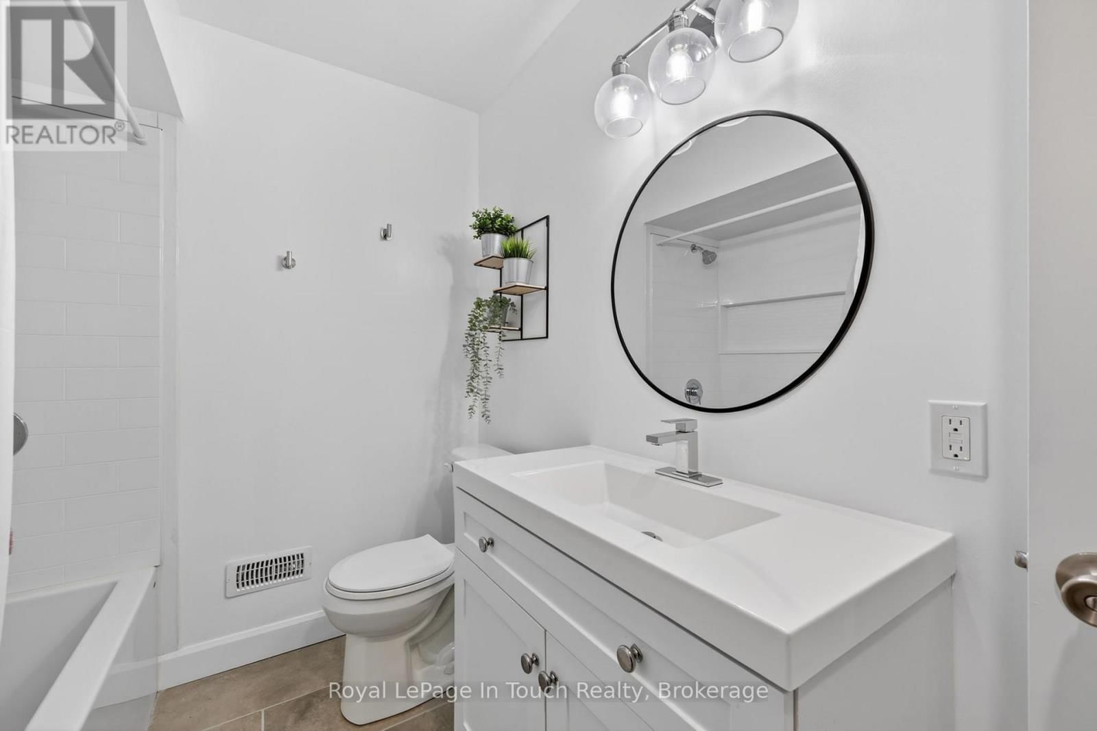 55 HUNTER AVENUE Image 21