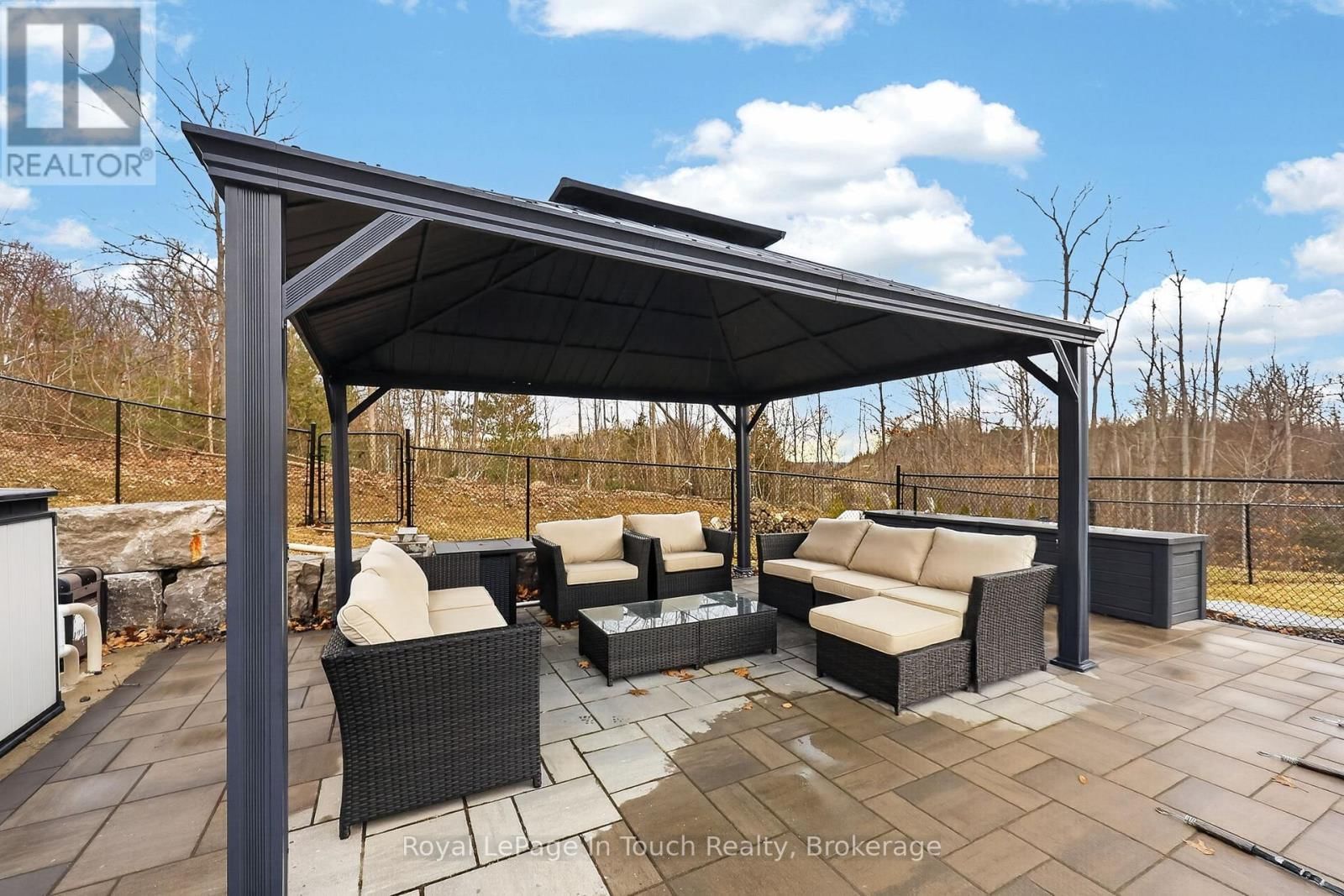 55 HUNTER AVENUE Image 28