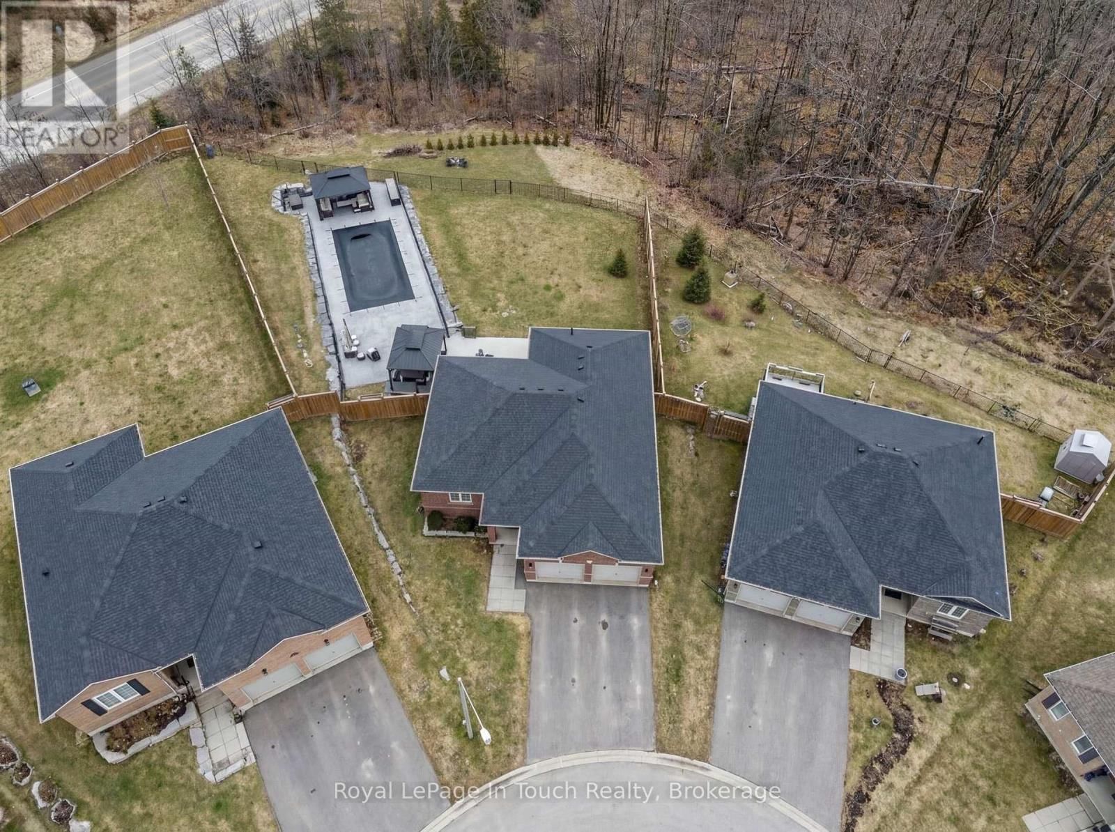 55 HUNTER AVENUE Image 32