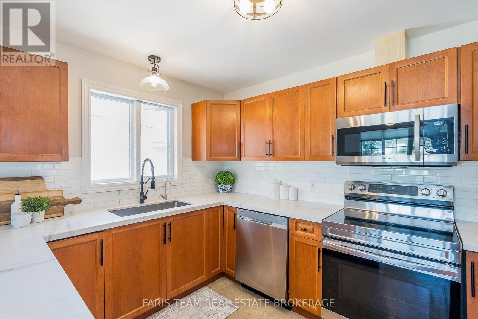 61 PENNSYLVANIA AVENUE Image 5