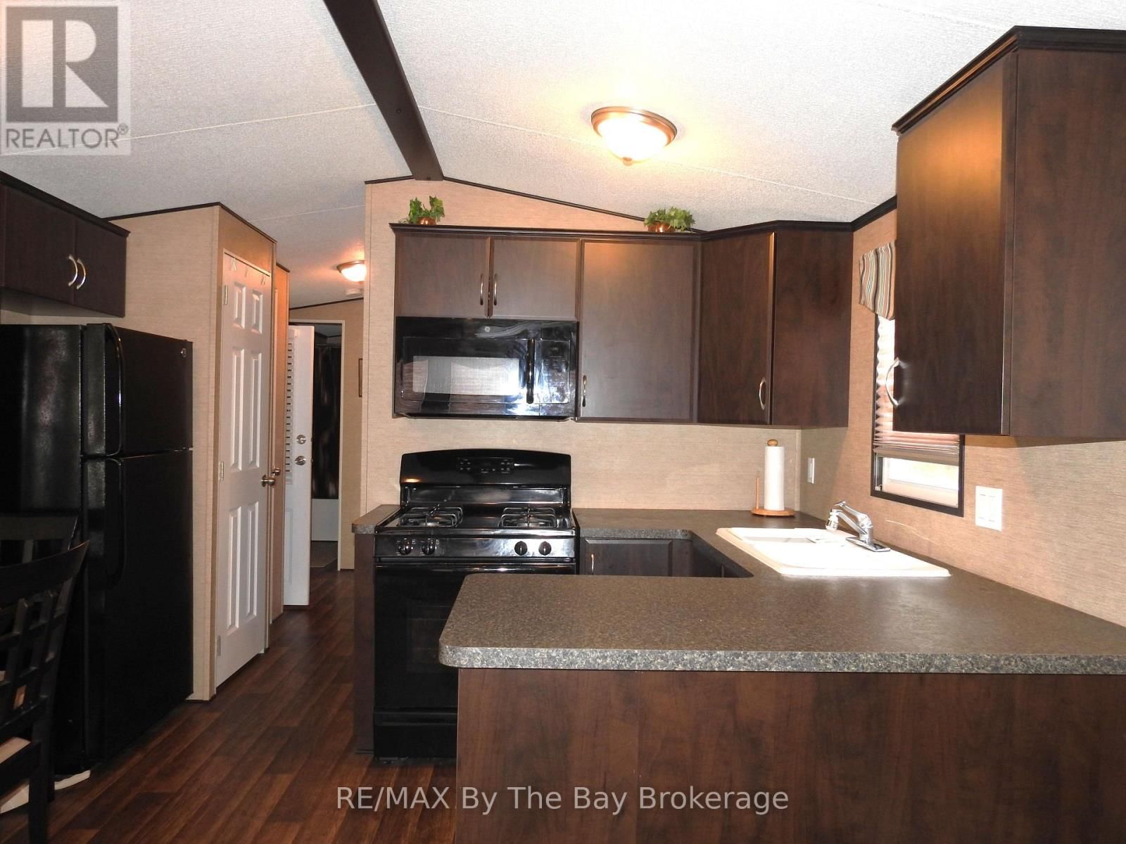 5 NIPAGON CIRCLE Image 4